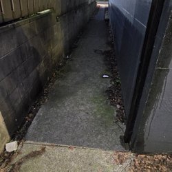 The back alley to get to the pick up location if you are coming from the front