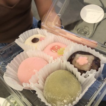 Fugetsu-Do - Candy Stores Near Me - Los Angeles, California Fugetsu-Do - Candy Stores Near Me - Los Angeles, California