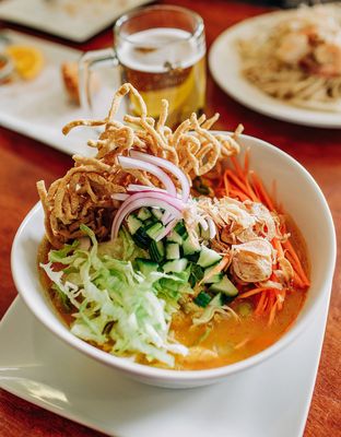 Daw Kun Thai by null