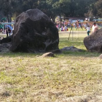 Parque Roberto Montenegro - Gigantic boulders make a really fun climbi g area for all ages - Parks Near Me - Tlaquepaque, JAL