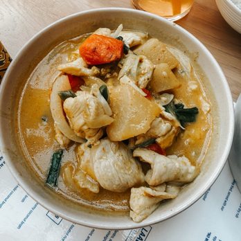 Gai Noi - Yellow curry - Desserts Near Me - Minneapolis, Minnesota Gai Noi - Yellow curry - Desserts Near Me - Minneapolis, Minnesota