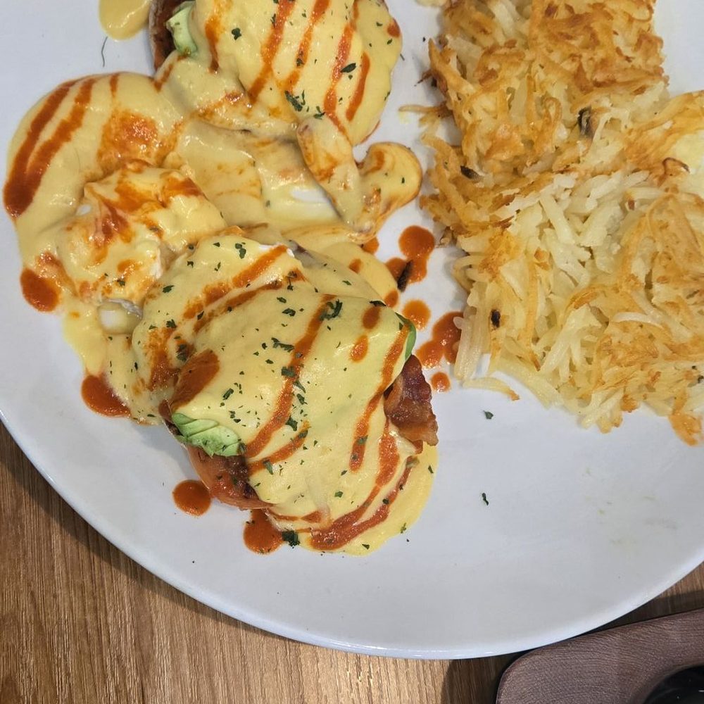 Broken Yolk Cafe - Golden benedict - American Near Me - Phoenix, Arizona Broken Yolk Cafe - Golden benedict - American Near Me - Phoenix, Arizona