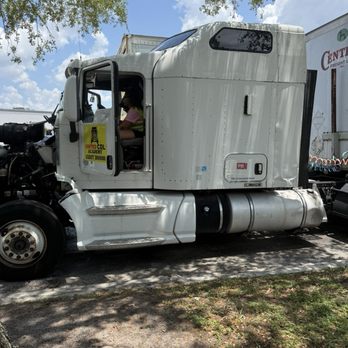 United CDL Academy - Testing inside - Driving Schools Near Me - Orlando, Florida United CDL Academy - Testing inside - Driving Schools Near Me - Orlando, Florida