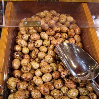 Maison Georges Larnicol - OEUFS de goelands praline craquant #paris #maisongeorgeslarnicol - Chocolatiers & Shops Near Me - Paris, 75