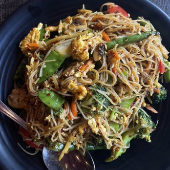 China Moon Restaurant - Singapore Rice Noodle veggie style - opt for dry, extra spicy - Chinese Near Me - Atlanta, Georgia