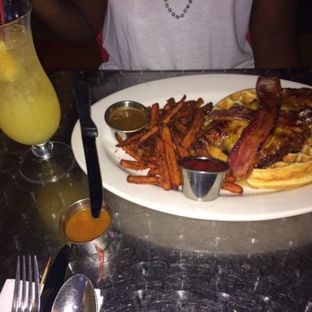 Big Daddy's - Chicken n waffle w free mimosa - Cajun/Creole Near Me - Massapequa, New York