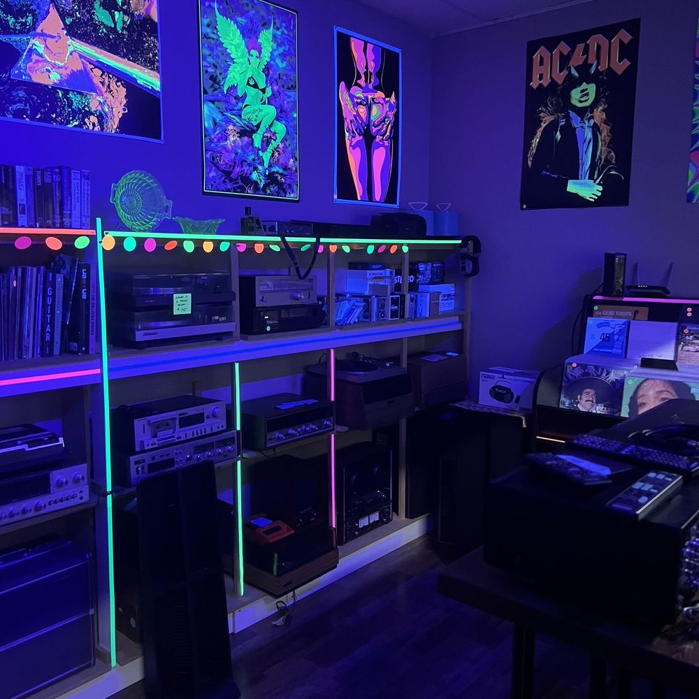 Warbonnet Records - Black light room w/audio gear - Vinyl Records Near Me - Wichita Falls, Texas