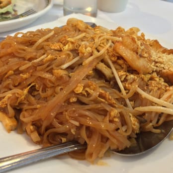 Sweet Mango - Pad Thai ($10): rice noodles, shrimp, tofu, chicken, bean sprouts, eggs, and peanuts. - Burmese Near Me - San Jose, California Sweet Mango - Pad Thai ($10): rice noodles, shrimp, tofu, chicken, bean sprouts, eggs, and peanuts. - Burmese Near Me - San Jose, California