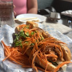 Tamayo's 2 - Sandwich (Lao style)