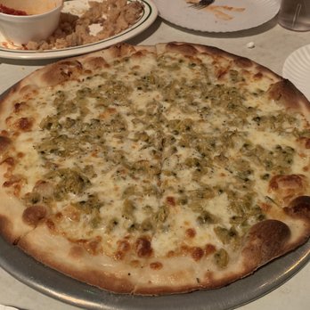 Lee's Tavern - Large clam pie - Pizza Near Me - Staten Island, New York Lee's Tavern - Large clam pie - Pizza Near Me - Staten Island, New York