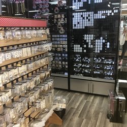 Beauty Zone - Lots of accessories