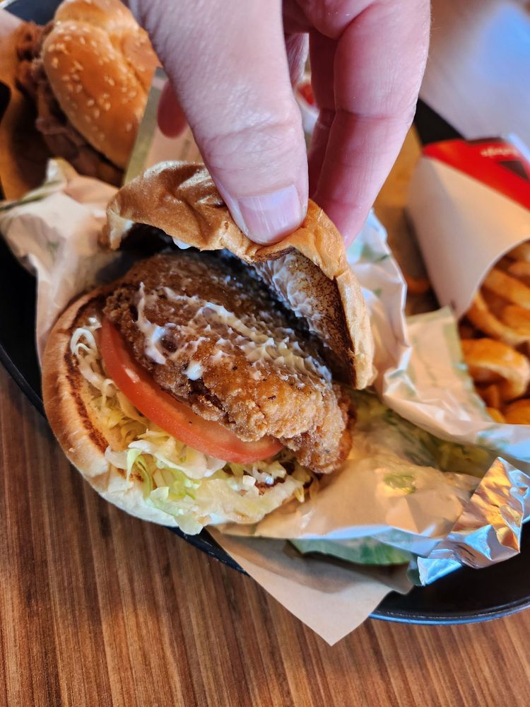 ARBY’S Updated April 2024 15 Photos 360 Broadview Ave, Warrenton