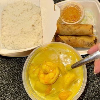 Udon Thai - Yellow Curry, Fried Egg Rolls - Thai Near Me - Scottsdale, Arizona Udon Thai - Yellow Curry, Fried Egg Rolls - Thai Near Me - Scottsdale, Arizona