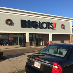 Franklin Big Lots -- Horace Mann Plaza : 275 East Central Street / Route 140, Franklin Storefront