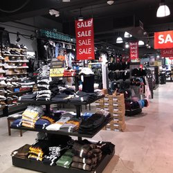 Zumiez