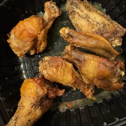Was supposed to be remade 6 pc Chicken Wings Combo Meal.
