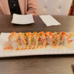 Tomoyama Sushi - Carlsbad roll
