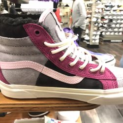 Journeys Shoes - Vans $19.99! Deal!