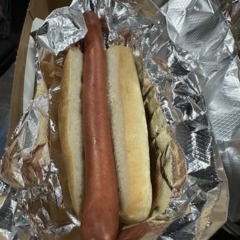 Pink's Hot Dogs - Regular Pinks Hot Dog $5 - love the snap - Hot Dogs Near Me - El Segundo, California