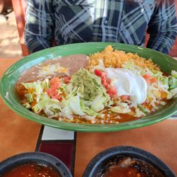 Fiesta Bonita Mexican Restaurant - Deluxe chicken enchilada