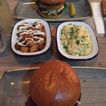 Smoak BBQ - House burgers, Mac n Cheese as a side and beef dripping house fries. - Barbeque Near Me - Glasgow, GLG Smoak BBQ - House burgers, Mac n Cheese as a side and beef dripping house fries. - Barbeque Near Me - Glasgow, GLG