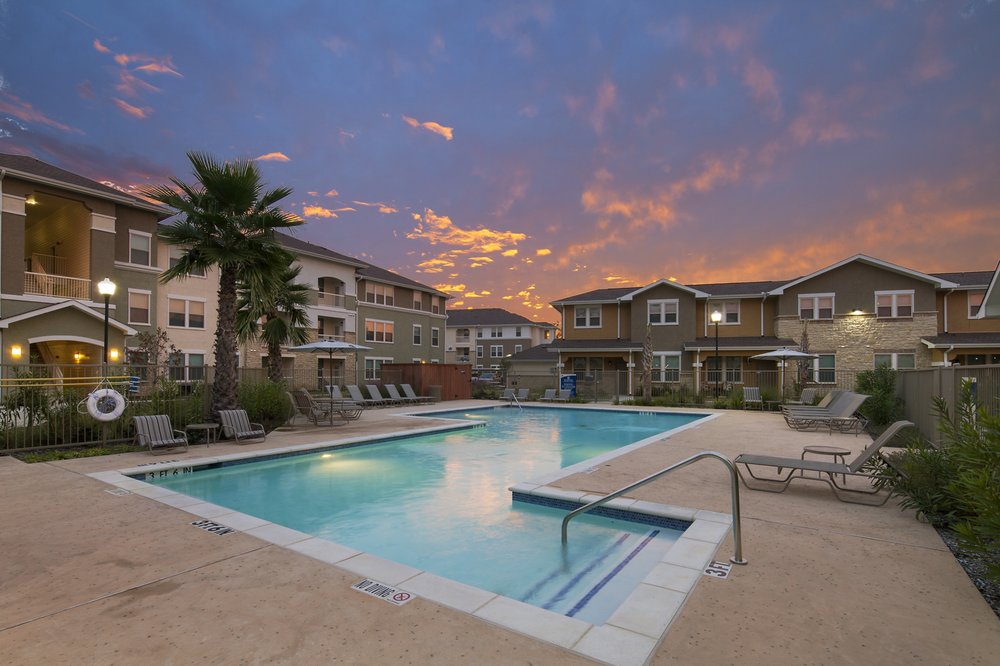 AZURE POINTE Updated May 2026 18 Photos 6355 Chinn Ln, Beaumont