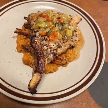 Common Restaurant - Pork chop - Cocktail Bars Near Me - Savannah, Georgia Common Restaurant - Pork chop - Cocktail Bars Near Me - Savannah, Georgia