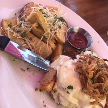Eat Chow - BBQ pulled pork benedict !! - Breakfast & Brunch Near Me - Costa Mesa, California Eat Chow - BBQ pulled pork benedict !! - Breakfast & Brunch Near Me - Costa Mesa, California