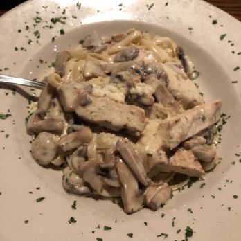 Palazzo's - Fettuccine Alfredo - Italian Near Me - Houston, Texas Palazzo's - Fettuccine Alfredo - Italian Near Me - Houston, Texas