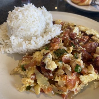 Liliha Bakery - Bakeries Near Me - Honolulu, Hawaii