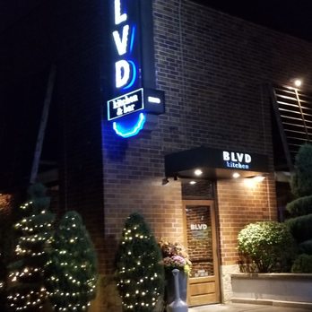 BLVD Kitchen & Bar - Lights and colors catch my eye. - American Near Me - Minnetonka, Minnesota