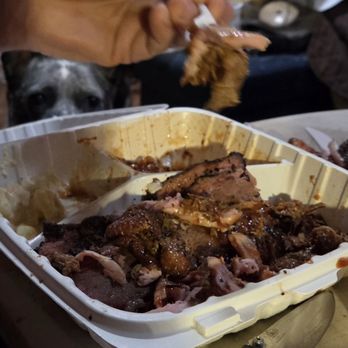 Chilly Willy's Smokehouse BBQ - 3 meat combo of brisket, chicken thighs & pulled pork - Food Trucks Near Me - Concord, California