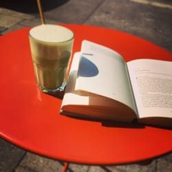 Tushita Teehaus - Iced matcha latte