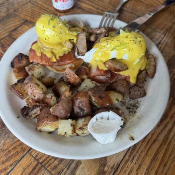 Lynn & Lu's Escapade Cafe - Breakfast & Brunch Near Me - Oakland, California Lynn & Lu's Escapade Cafe - Breakfast & Brunch Near Me - Oakland, California