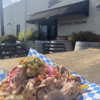 Sabor Cocina Moderna - Carnitas Nachos - Food Trucks Near Me - Laguna Beach, California Sabor Cocina Moderna - Carnitas Nachos - Food Trucks Near Me - Laguna Beach, California