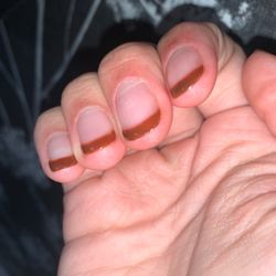Linda Nails Oriental Salon - Gel nails already chipping, got them done yesterday.