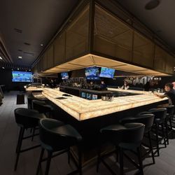 Bar Louie - Bar