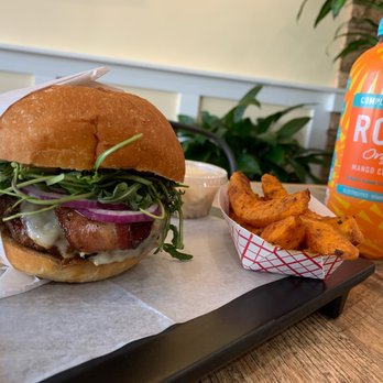 Füdgarten - Creole Burger - New American Near Me - Fort Lee, New Jersey