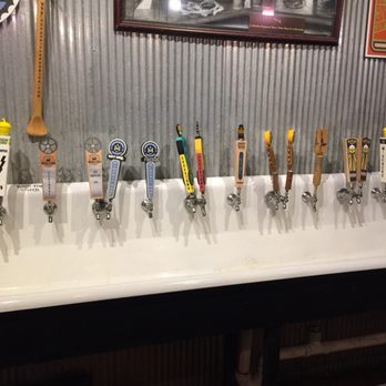 Central BBQ - How cute is the draft beer sink ?!?!  I love it - Barbeque Near Me - Memphis, Tennessee