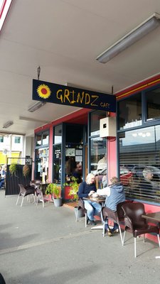 Grindz Cafe by null