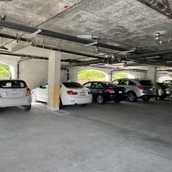 La Playa Inn - Covered parking is available