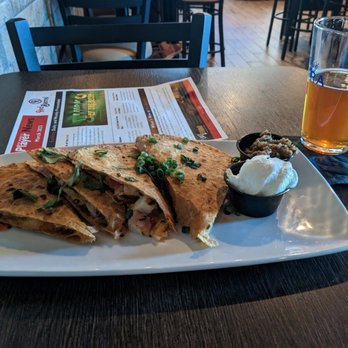 Red Barrel - Plentiful food (chicken quesadilla), if a bit boring. - Sports Bars Near Me - Henderson, Nevada