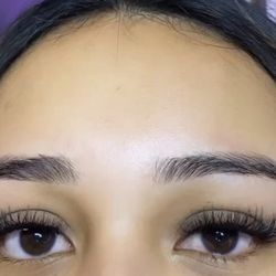 Nena's Beauty Salon - Hybrid eyelash extensions
