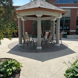 Marshall-Lyon County Library - Reading Nook outside