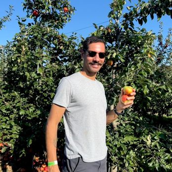 Kettleborough Cider House - First time picking apples- honeycrisps - Beer, Wine & Spirits Near Me - New Paltz, New York Kettleborough Cider House - First time picking apples- honeycrisps - Beer, Wine & Spirits Near Me - New Paltz, New York