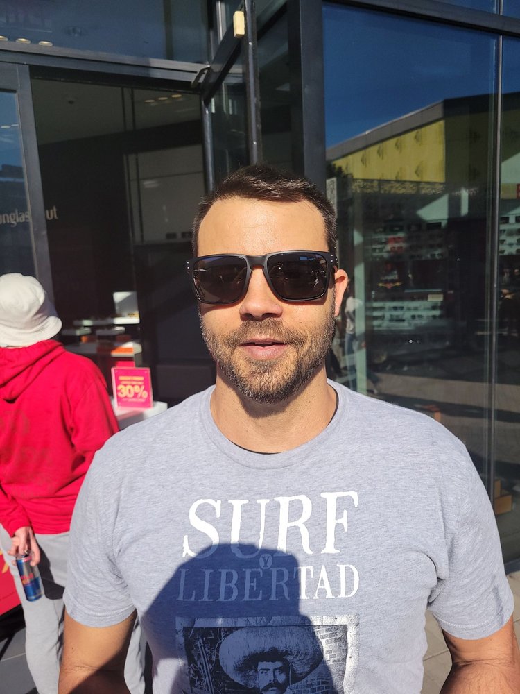 SUNGLASS HUT Updated June 2024 17 Photos & 36 Reviews 4445 La Jolla Village Dr, San Diego