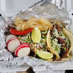 El Tacos Guerito - Chorizo and Barbacoa tacos