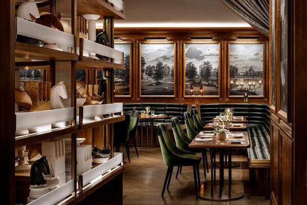 REIGN Restaurant + Bar + Bakery by null