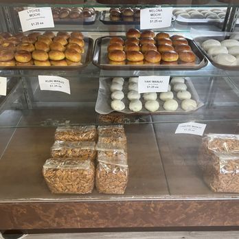 Nisshodo Candy Store - Candy Stores Near Me - Honolulu, Hawaii