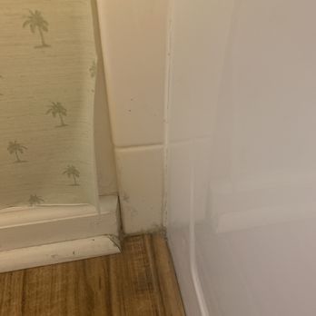 South Seas - Peeling wallpaper - Resorts Near Me - Captiva, Florida South Seas - Peeling wallpaper - Resorts Near Me - Captiva, Florida